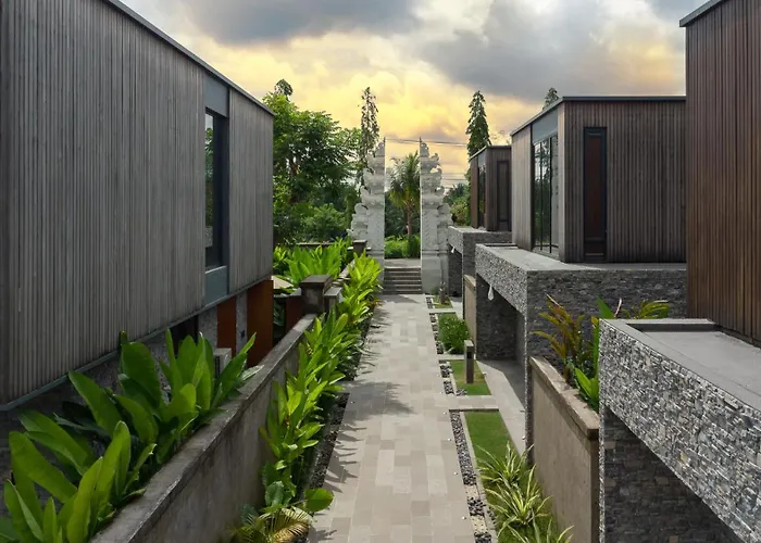 Seven Stones * Ubud (Bali)